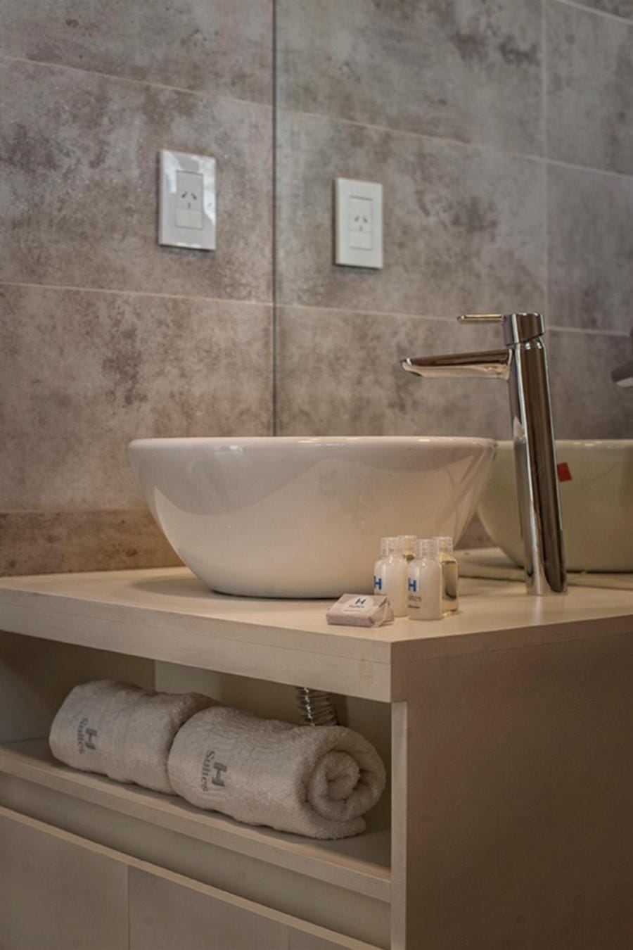 Bathroom, towels
