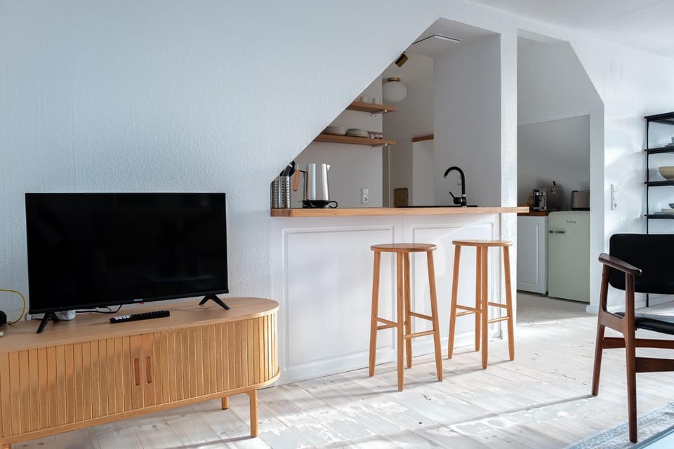 TV and multimedia, Kitchen or kitchenette