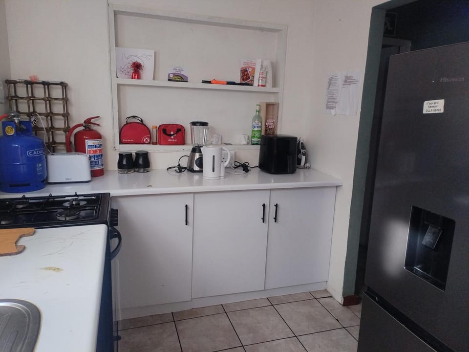 VB Accomodation (STATION HOME) Vacation rental in Cape Town
