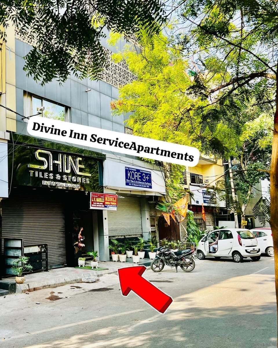 Property building, Facade/entrance, Day, Street view, Location