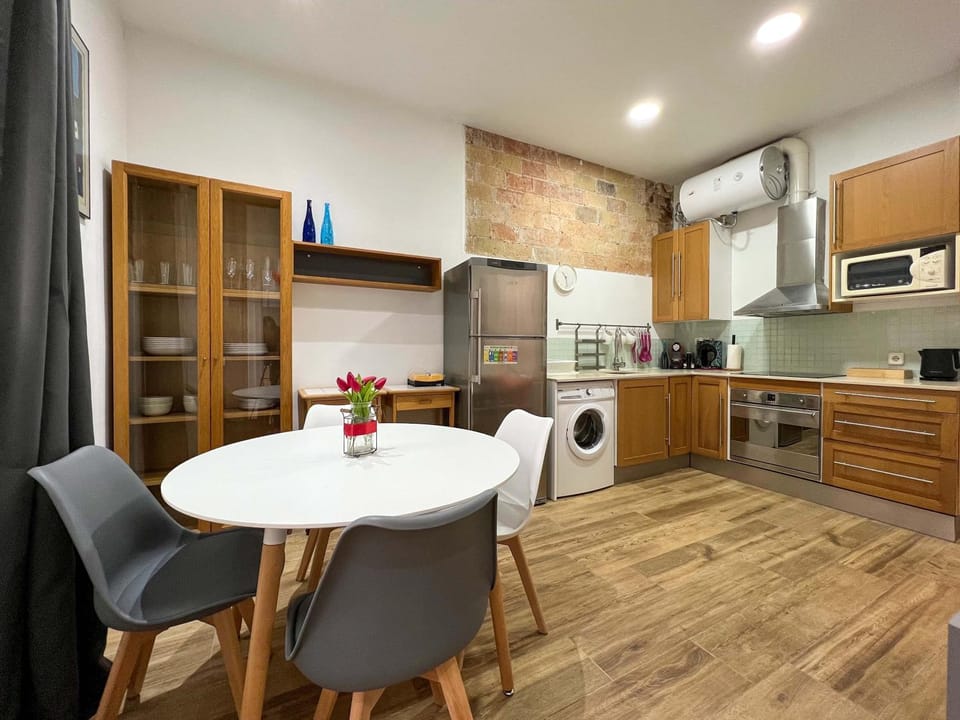 Kitchen or kitchenette, Seating area, pet friendly, stove