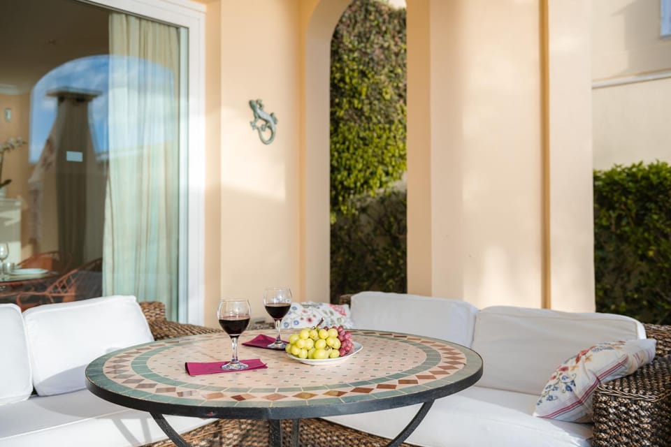 Garden, Dining area