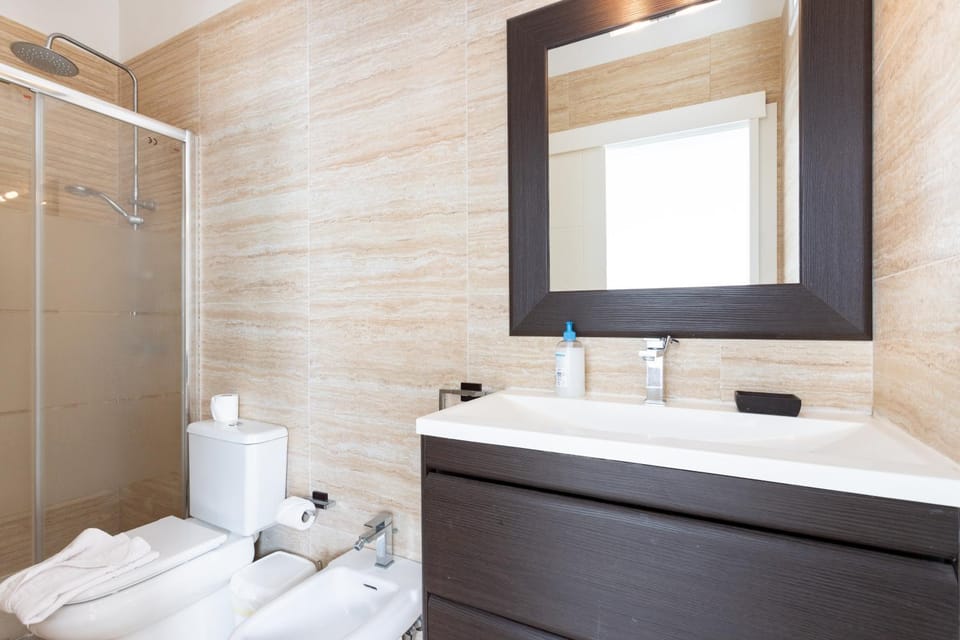 Eden Rentals Abades Luxury House in Abona
