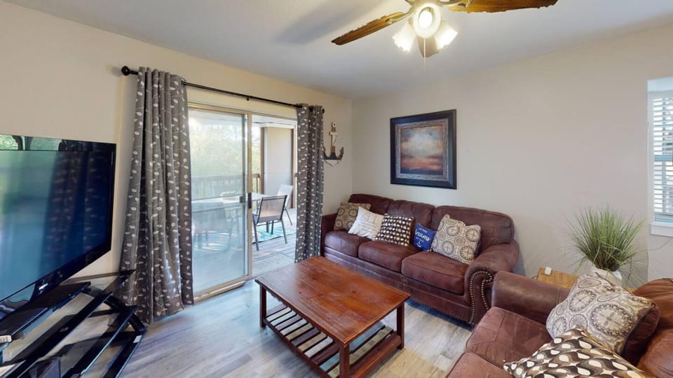 Beautiful Condo, Steps From Table Rock Lake & Sdc House in Indian Point