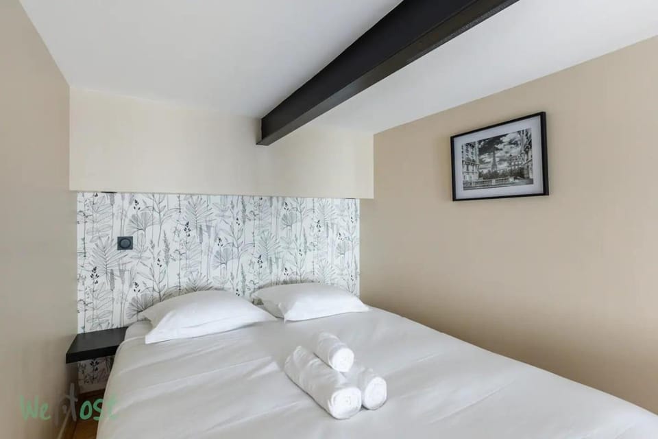 Bed, Photo of the whole room