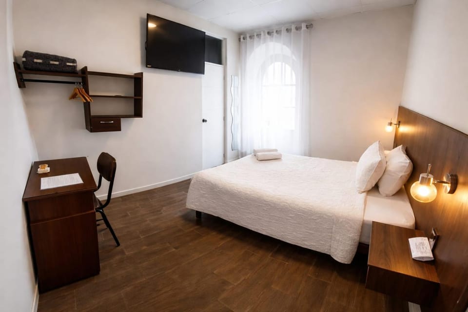 Communal lounge/ TV room, Bed, towels