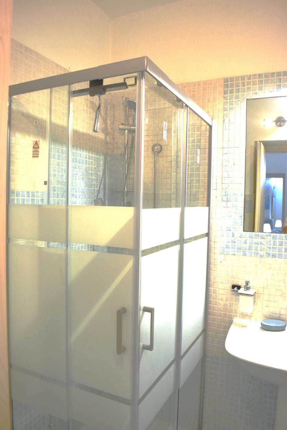 Shower, Bathroom, towels