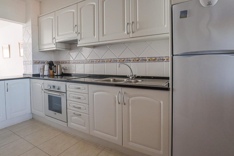 Kitchen or kitchenette, pet friendly, stove