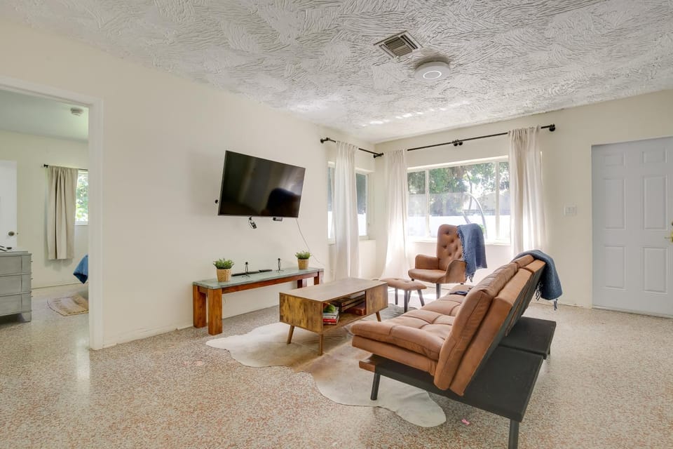 Steps to Deerfield Beach: Home w/ Private Patio! House in Deerfield Beach