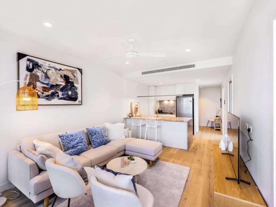 Conveniently located 2BR apt with rooftop pool at Milt Apartment in Brisbane