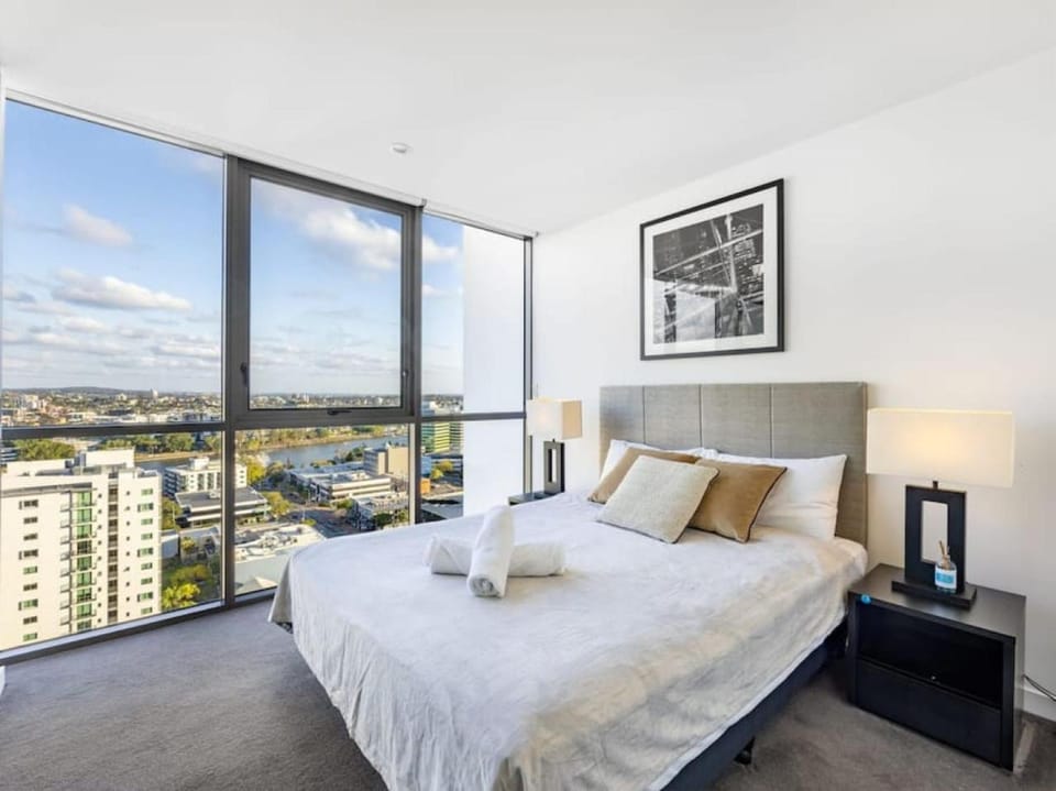 Riverview 2BR delicate Apt, 1min to train station Apartment in Brisbane