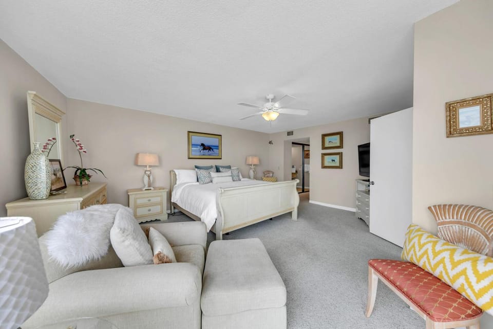 Mainsail 131 - Beachfront 2BR with Free Seasonal Beach Service House in Miramar Beach