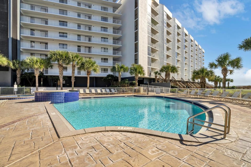 Mainsail 131 - Beachfront 2BR with Free Seasonal Beach Service House in Miramar Beach