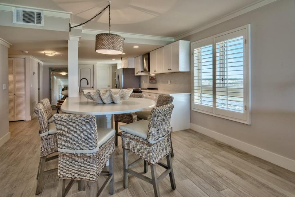 Destin Towers 81 - 8th Floor Luxury 2BR with Amazing Gulf Views House in Destin