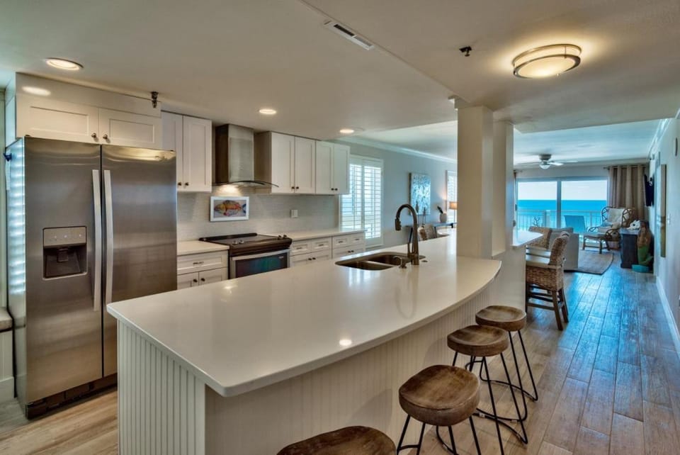 Destin Towers 81 - 8th Floor Luxury 2BR with Amazing Gulf Views House in Destin