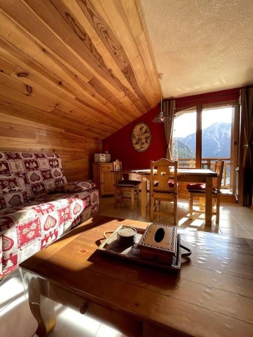 T3 Champagny-en-Vanoise avec terrasse plein sud Apartment in Champagny-en-Vanoise