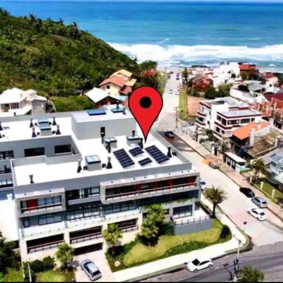 Property building, Neighbourhood, Natural landscape, Bird's eye view, Beach, Sea view, Street view, Location