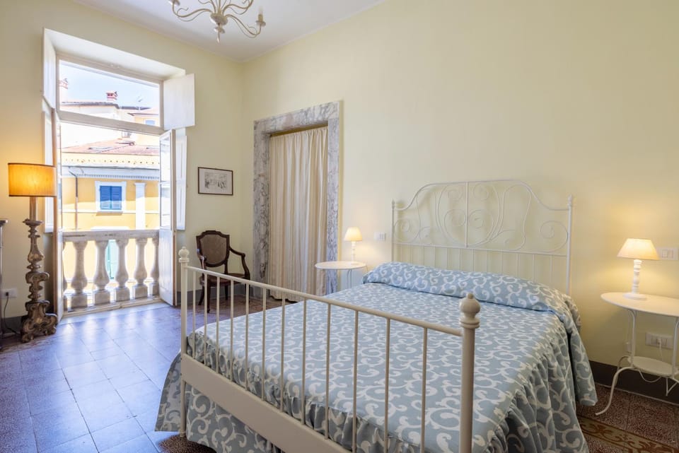 Bed, View (from property/room), Photo of the whole room, Bedroom, City view