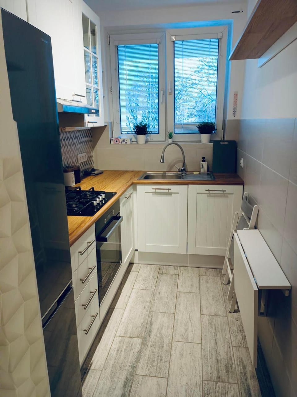 Kitchen or kitchenette, pet friendly, stove