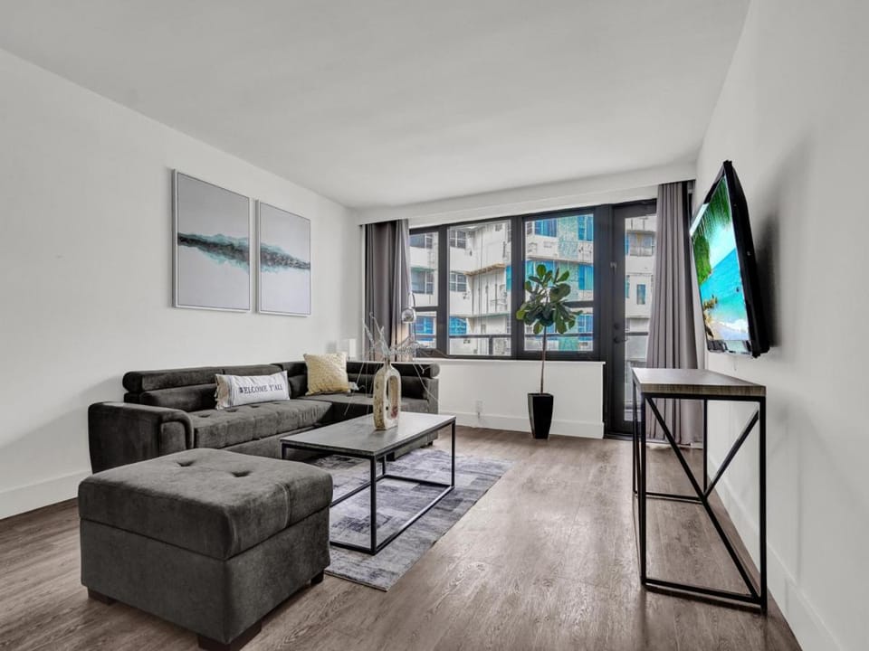Gorgeous Miami Beach Condo Beach Service 1614 Apartment in Miami Beach