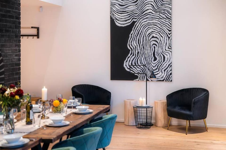 5BR+2Bath Old Town Industrial Penthouse, A/C Apartment in Prague