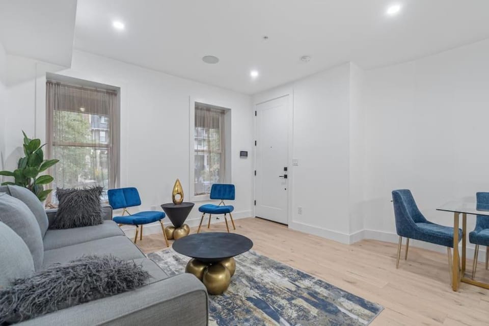 Capitol View 2 DC Townhouse Condo with Private Backyard and Garage Parking Apartment in District of Columbia