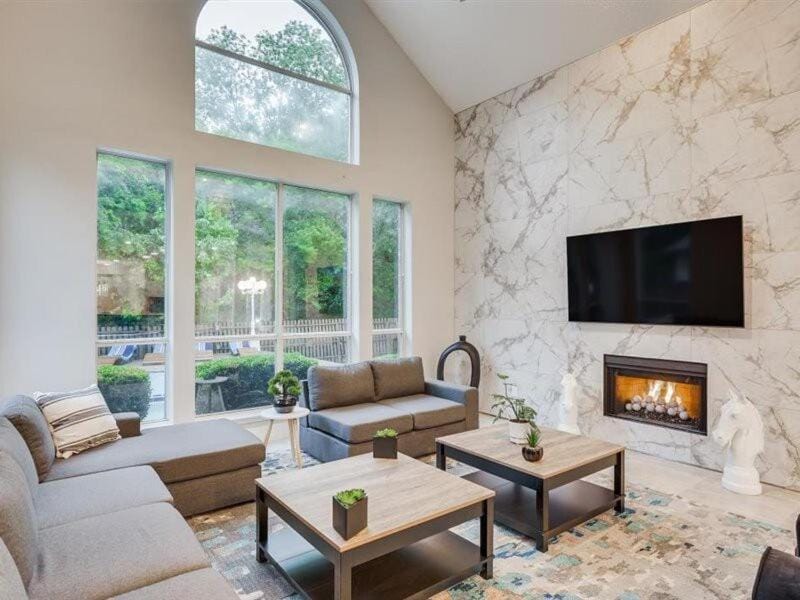 TV and multimedia, Seating area, Evening entertainment