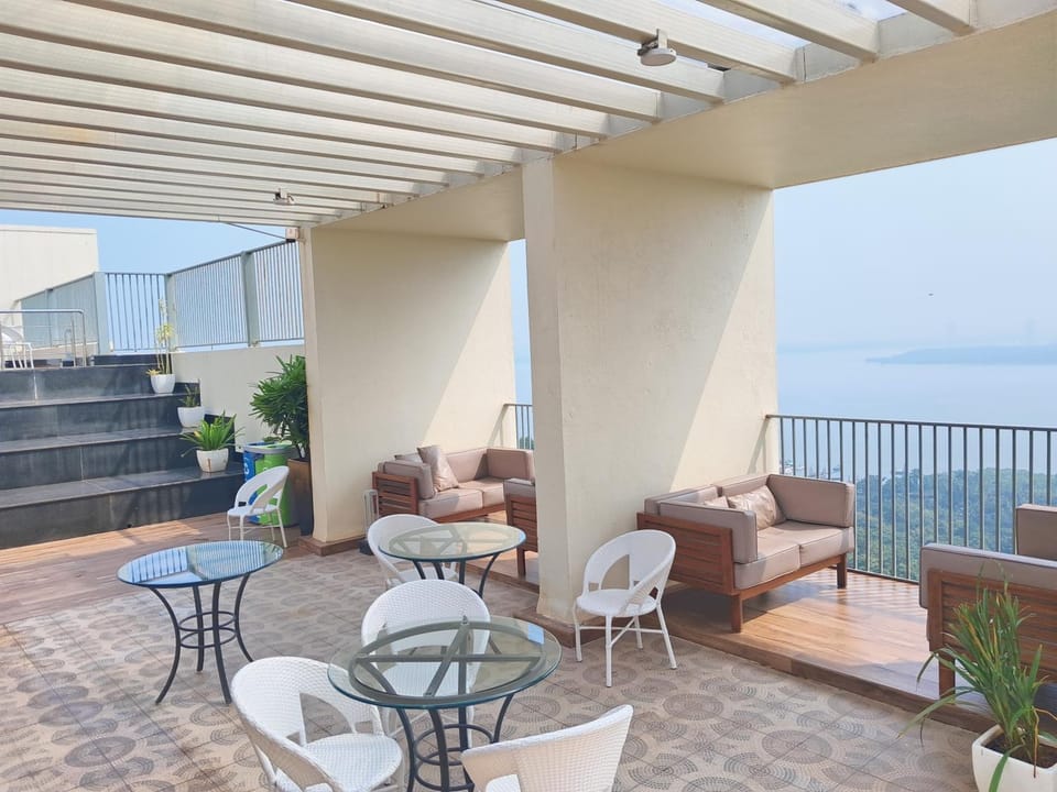 View (from property/room), Balcony/Terrace, Balcony/Terrace, Seating area, Sea view