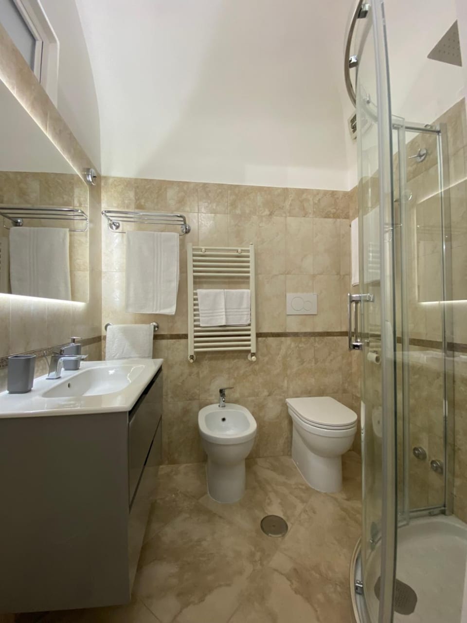ROMA PARADISO GUEST HOUSE Bed and Breakfast in Rome