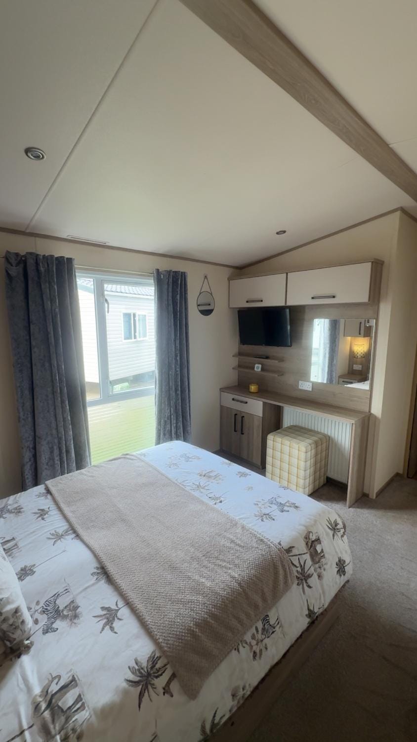 Sun sea and sand at Whitley bay Campground/ 
RV Resort in Whitley Bay