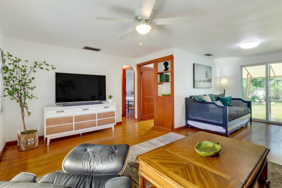 Mount Dora Home: Private Pool & Tropical Bar! House in Mount Dora