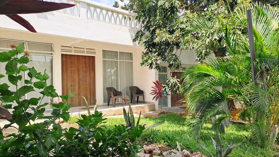Property building, Day, Garden, Garden view