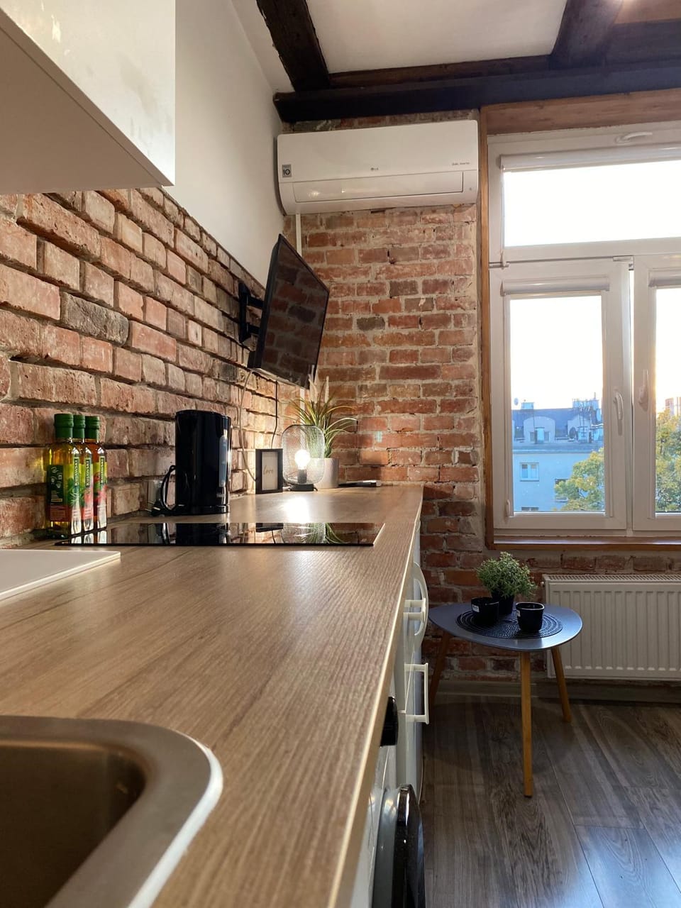 Coffee/tea facilities, Kitchen or kitchenette, Dining area, pet friendly, stove