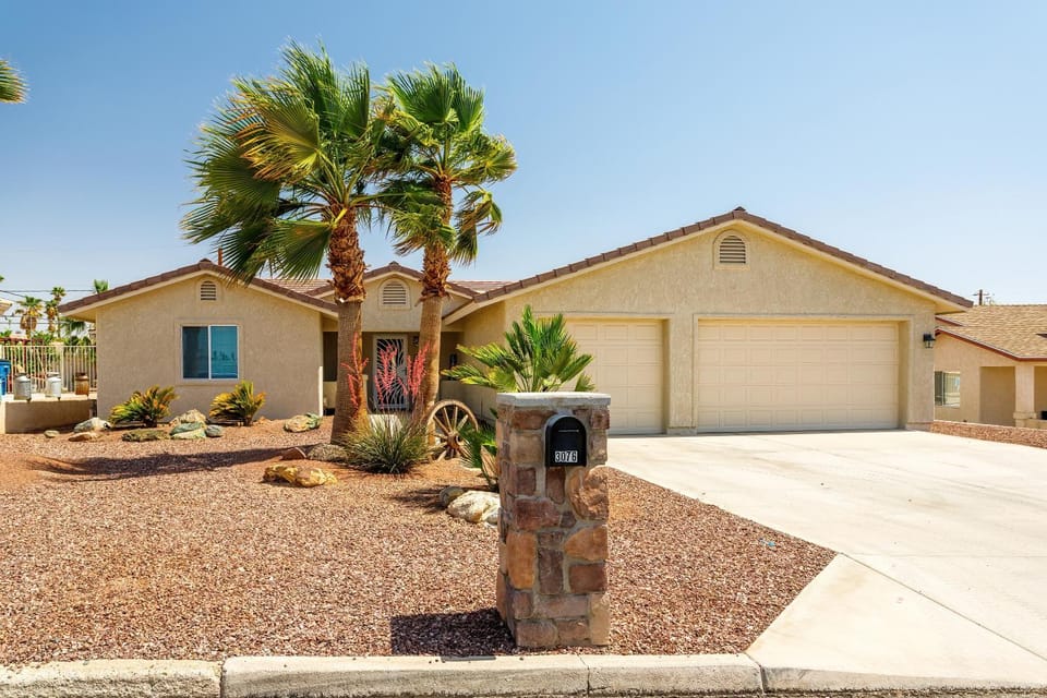Rhythms of Tom Tom Sparkling Pool House in Lake Havasu City