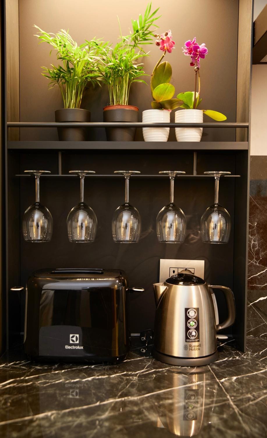 Kitchen or kitchenette, Breakfast, stove, toaster