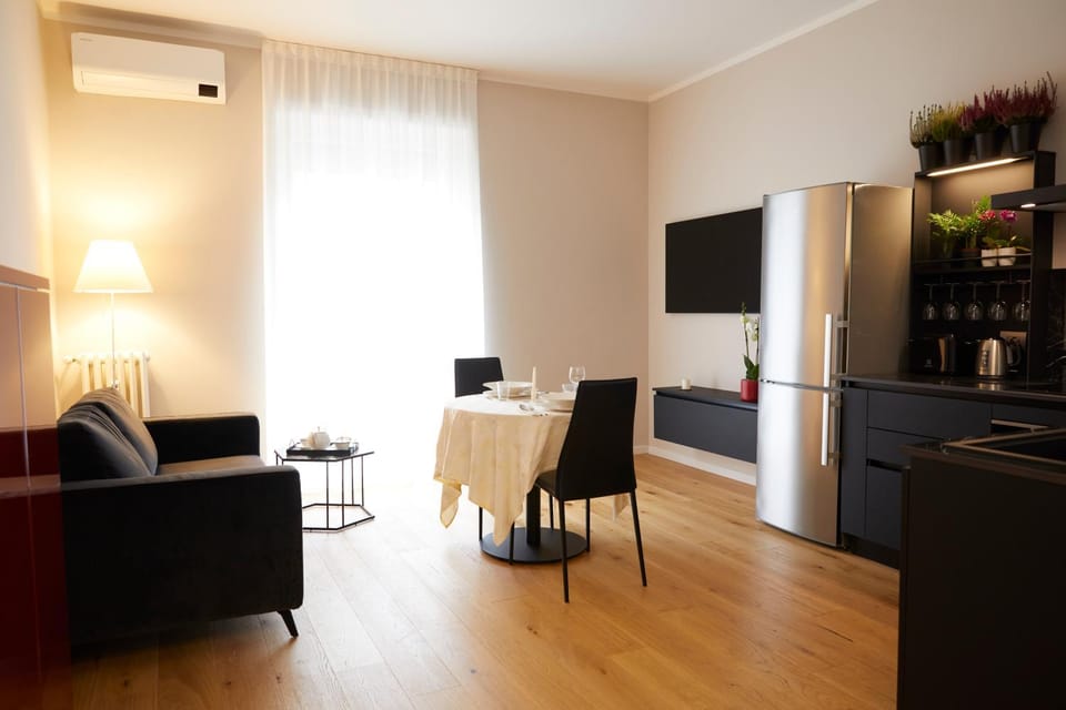 Communal lounge/ TV room, TV and multimedia, Kitchen or kitchenette, Living room, Seating area, Dining area, Evening entertainment