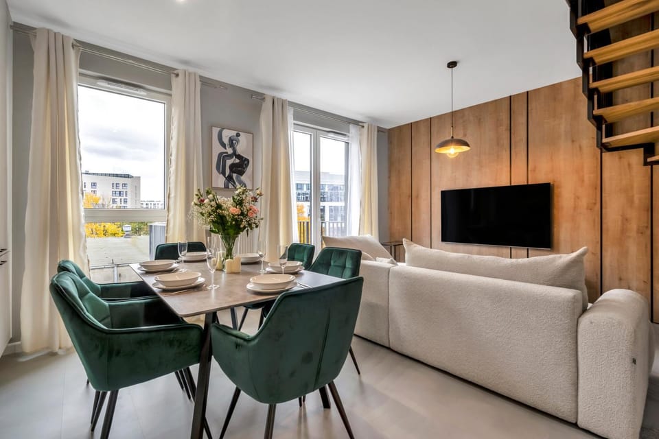 Communal lounge/ TV room, TV and multimedia, Living room, Dining area
