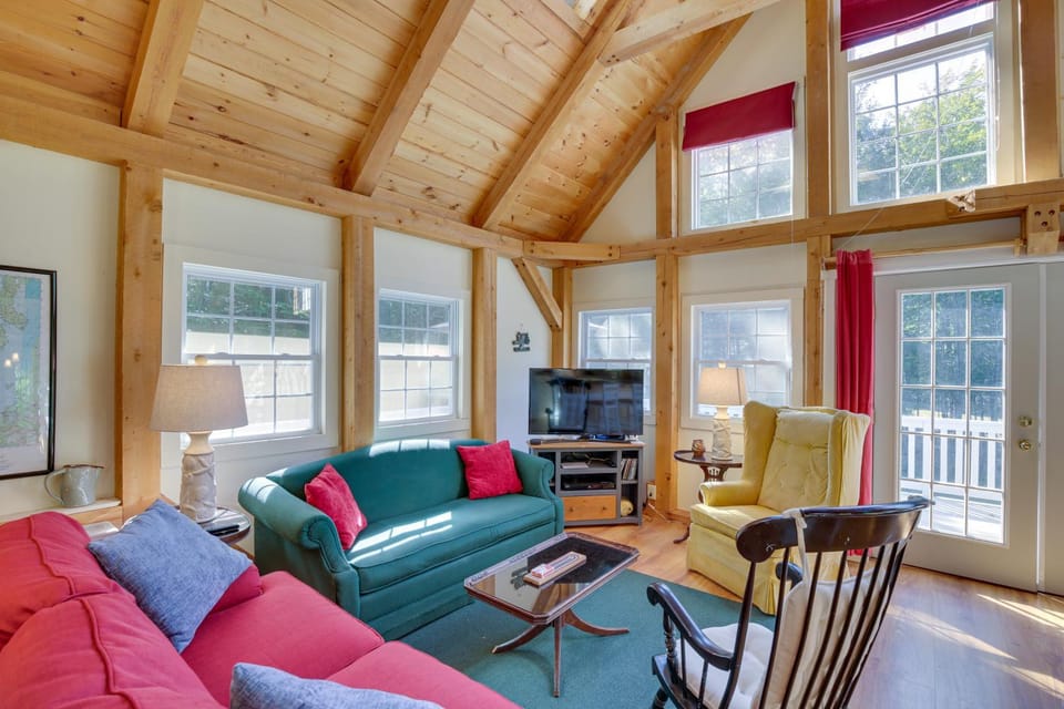 Frye Island Family Cabin with Lake & Beach Access! Cabin in Frye Island