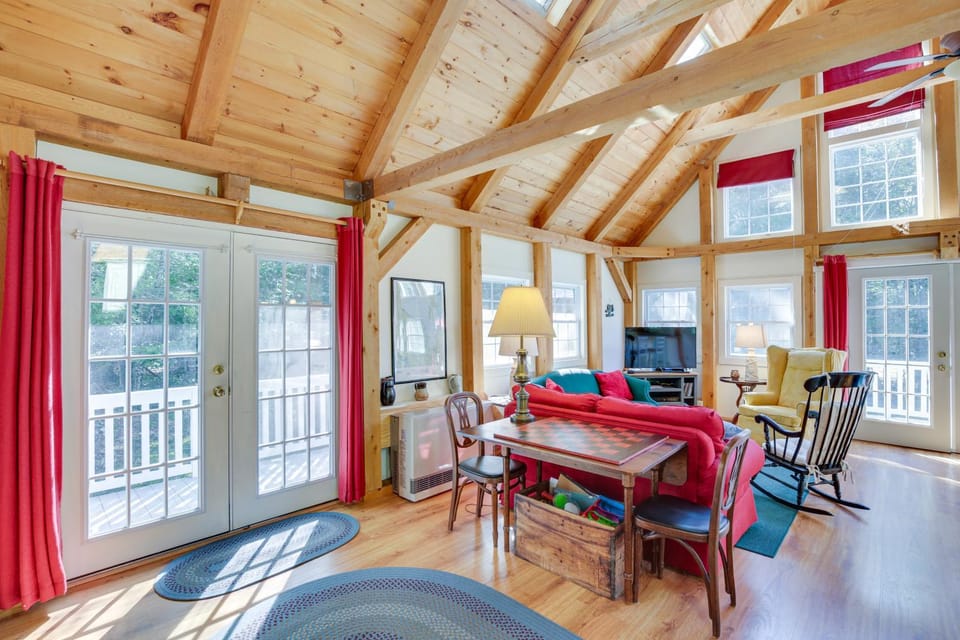 Frye Island Family Cabin with Lake & Beach Access! Cabin in Frye Island