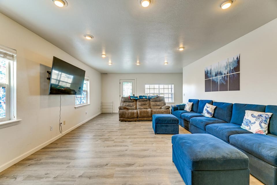 Crescent City Home w/ Hot Tub: Half-Block to Beach House in Crescent City