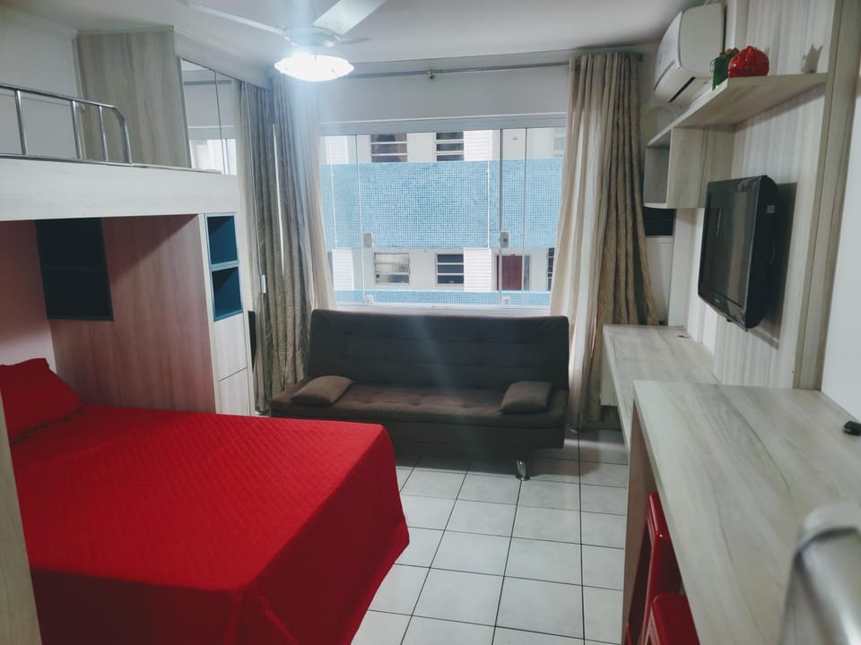Studio completo frente à Praia do Gonzaga ( Pé na Areia ) Apartment in Santos