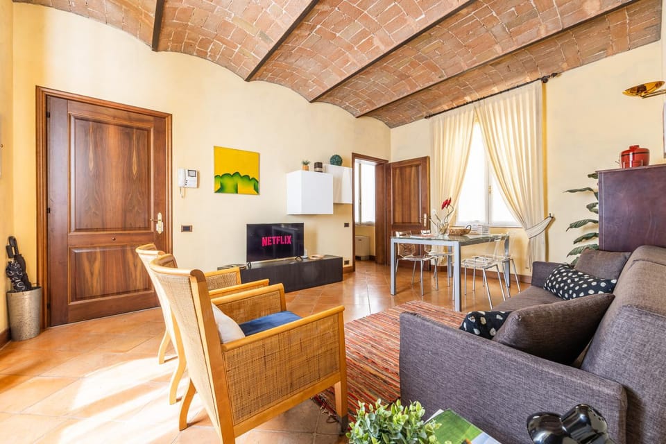 TV and multimedia, Living room, Photo of the whole room, Seating area, Dining area, Evening entertainment, Entertainment, internet, air conditioner