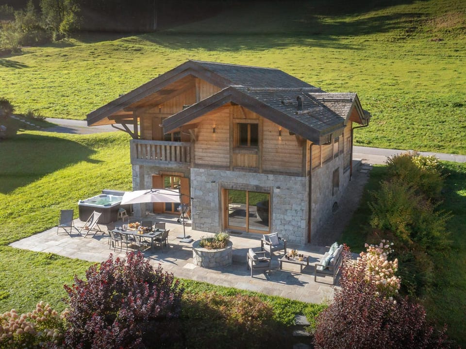 Property building, Day, Natural landscape, Summer, BBQ facilities, Garden, Garden view