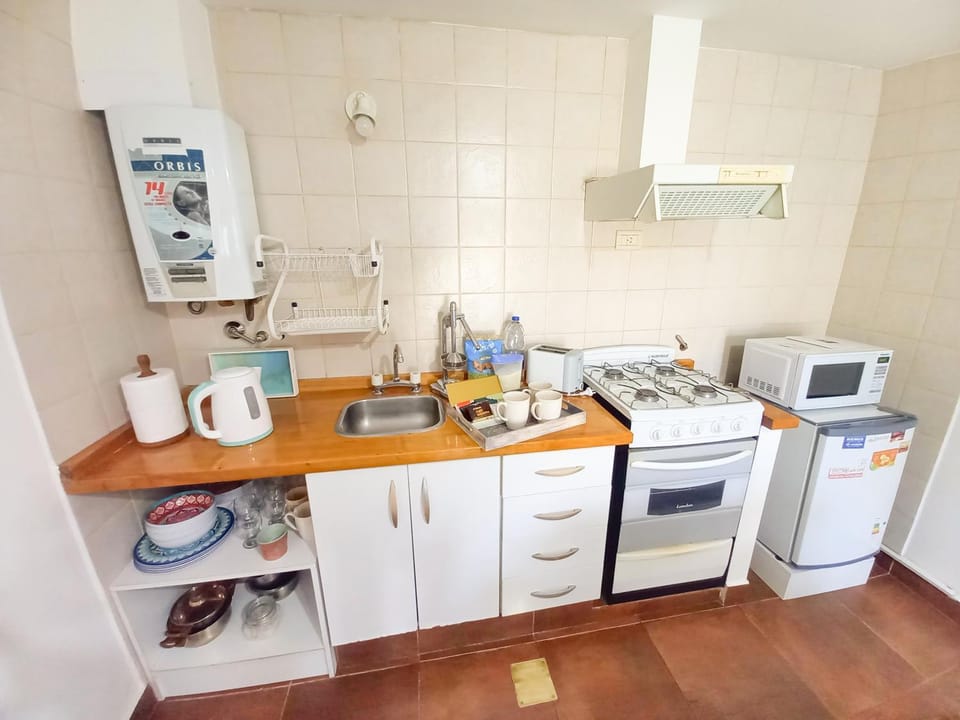 Kitchen or kitchenette, minibar, pet friendly, toaster