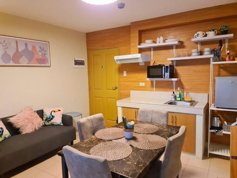 Warm Time Cabin 2BR Condo Unit Cabin in Dumaguete