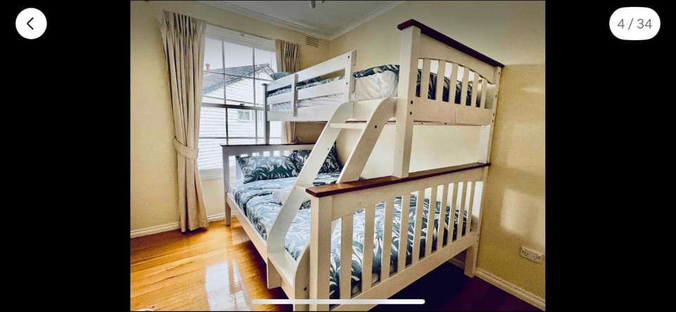 Cozy 5BR Home with Pool table and King bed House in Wantirna South