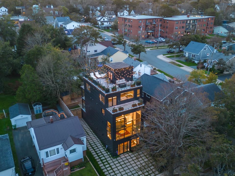 Sunrise View - Spa-Inspired Guestroom, Halifax Rooftop Home Bed and Breakfast in Dartmouth