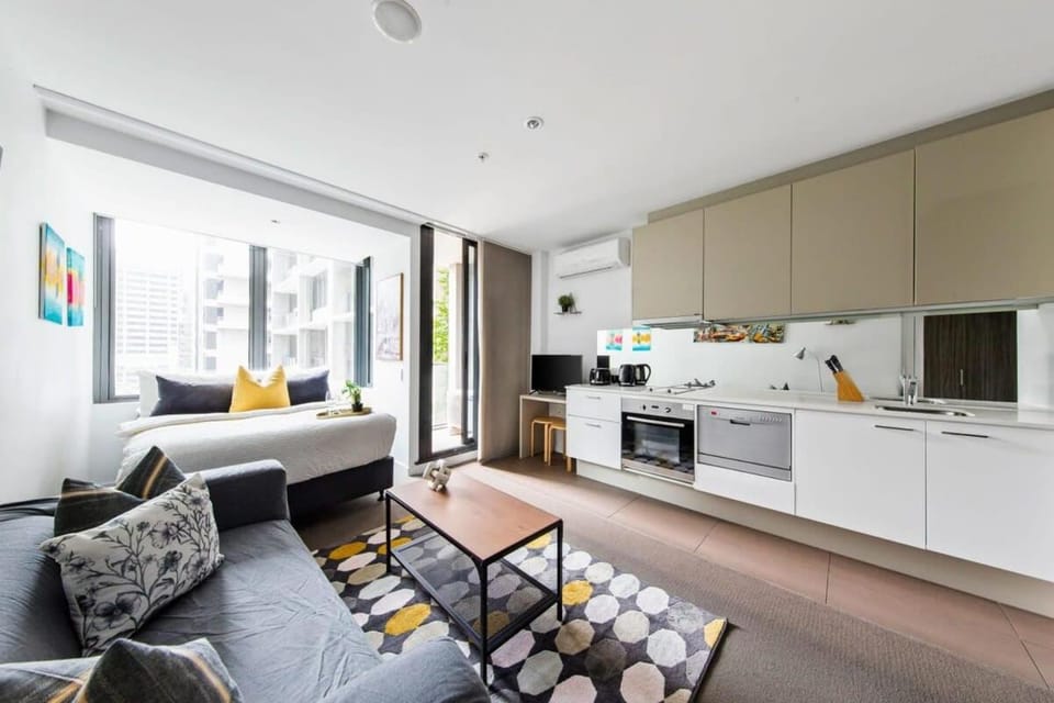 A Stylish CBD Studio Right Next to Southern Cross Apartment in Melbourne