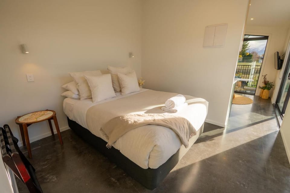 Ben Ohau Views The Studio House in Twizel
