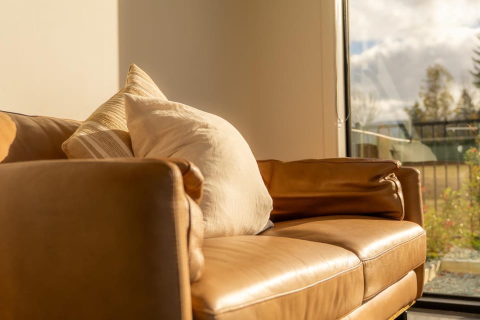 Ben Ohau Views The Studio House in Twizel